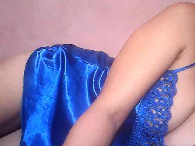 Yummyasian22 webcam