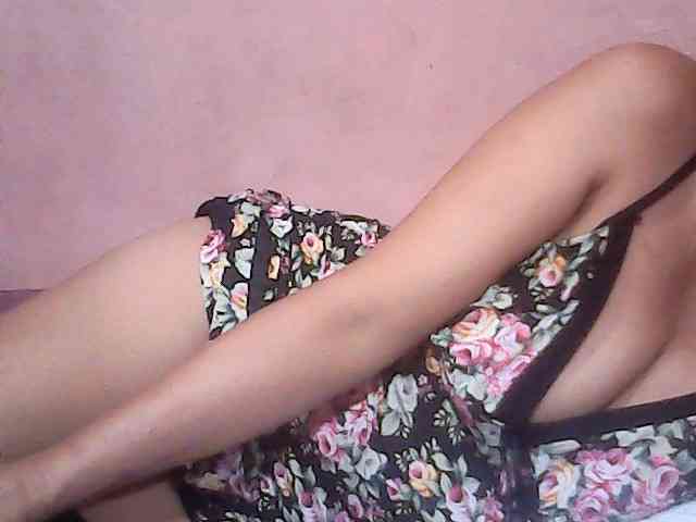 Yummyasian22 webcam