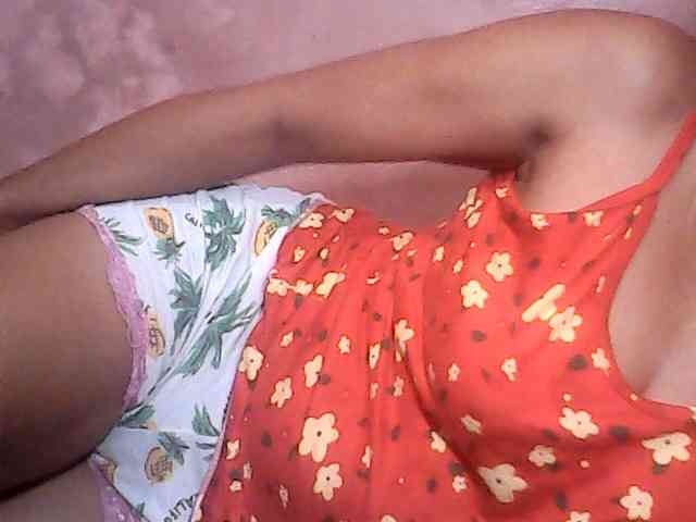 Yummyasian22 webcam