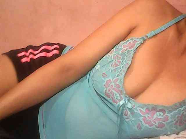 Yummyasian22 webcam