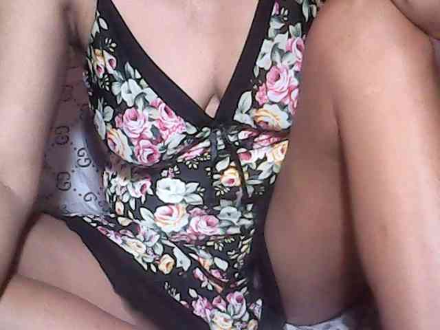 Yummyasian22 webcam