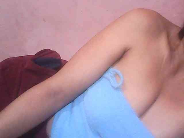 Yummyasian22 webcam