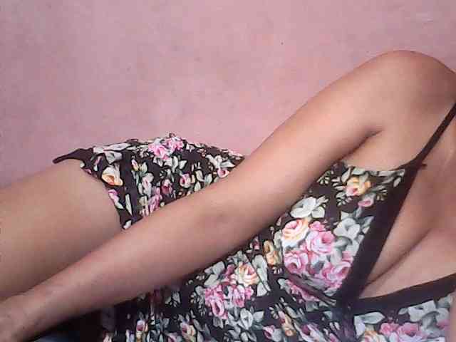 Yummyasian22 webcam