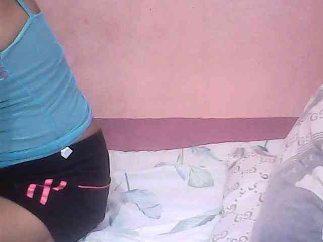 Yummyasian22 webcam