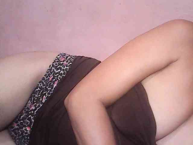 Yummyasian22 webcam