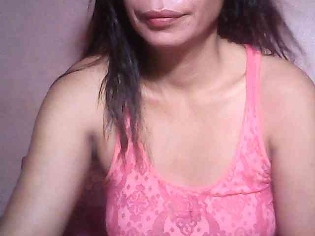 Yummyasian22 webcam