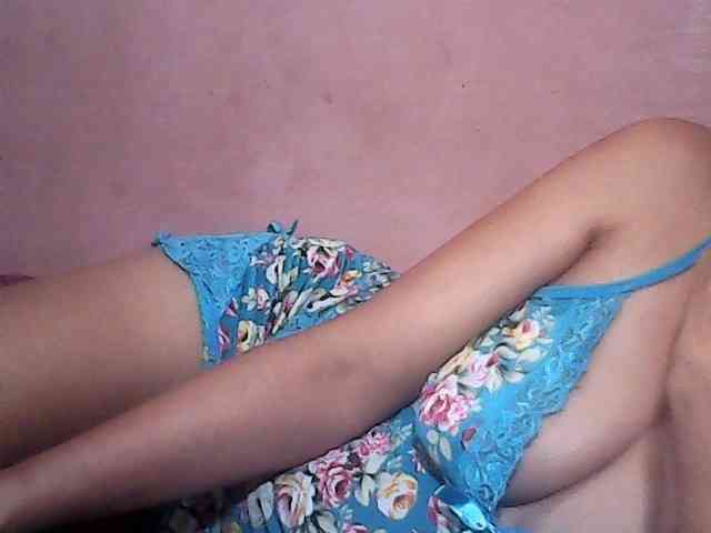 Yummyasian22 webcam