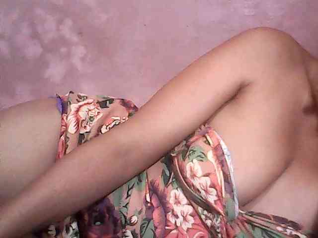 Yummyasian22 webcam