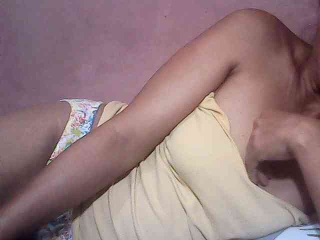 Yummyasian22 webcam