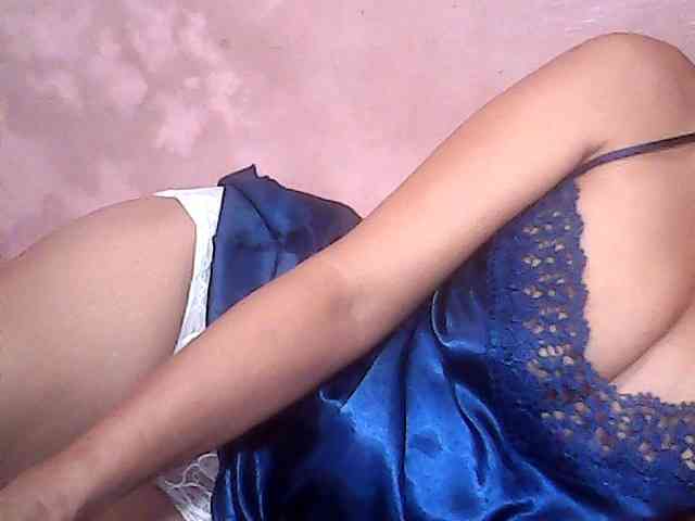 Yummyasian22 webcam