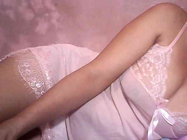 Yummyasian22 webcam