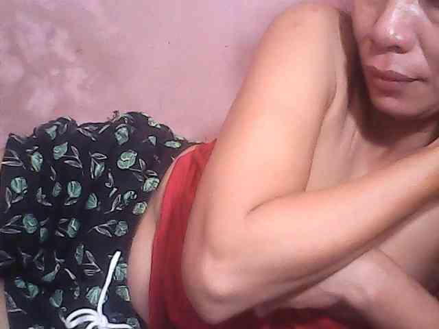 Yummyasian22 webcam