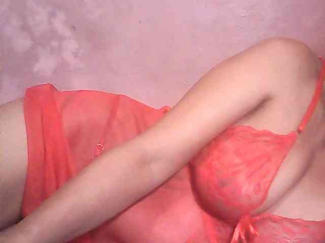 Yummyasian22 webcam