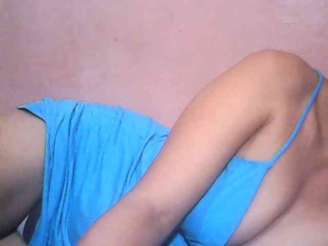 Yummyasian22 webcam