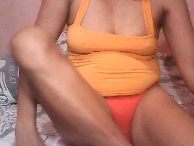 Yummyasian22 webcam