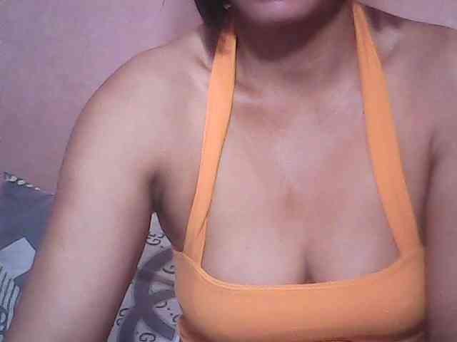 Yummyasian22 webcam