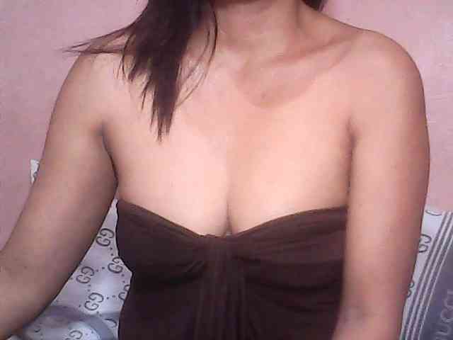 Yummyasian22 webcam