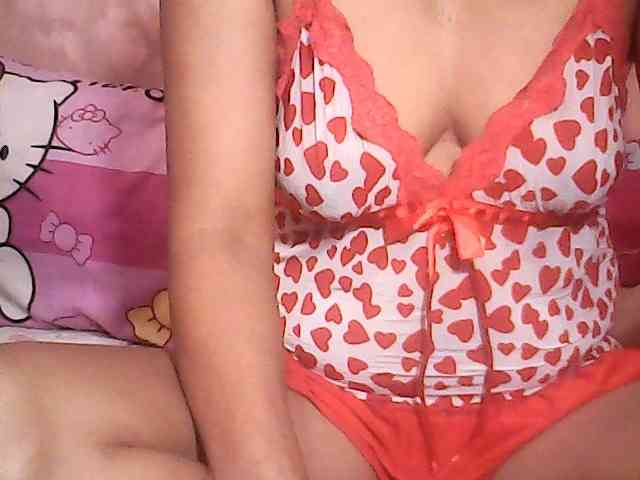 Yummyasian22 webcam