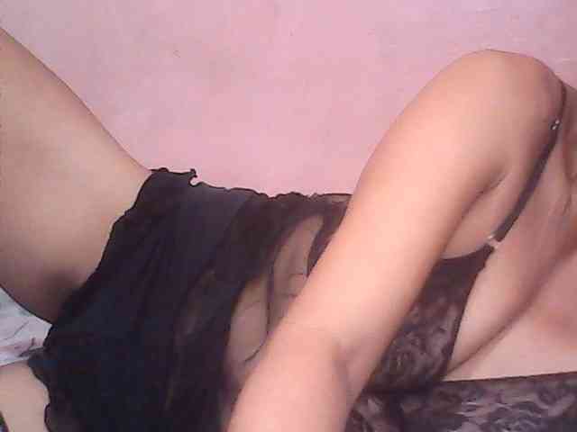 Yummyasian22 webcam