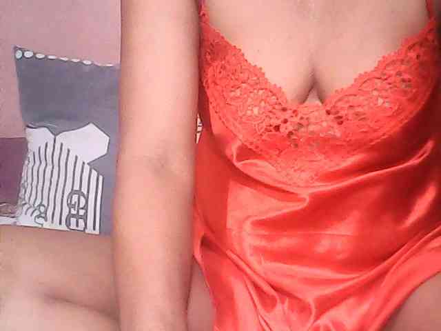 Yummyasian22 webcam
