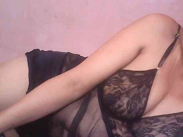 Yummyasian22 webcam
