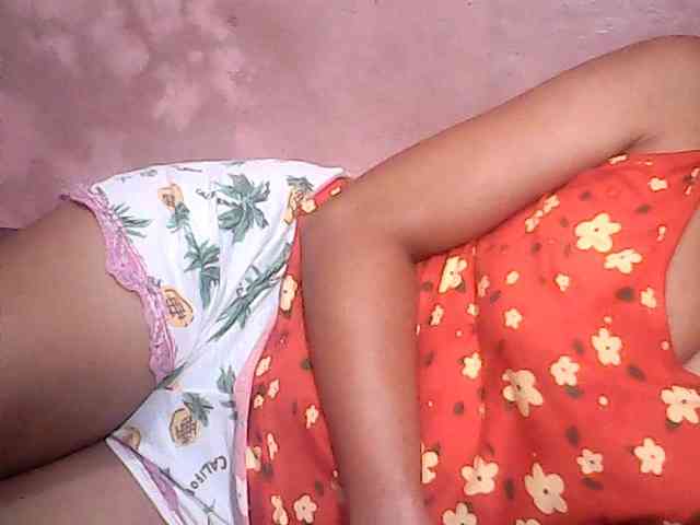 Yummyasian22 webcam