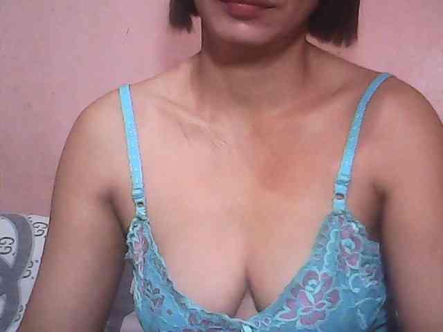 Yummyasian22 webcam