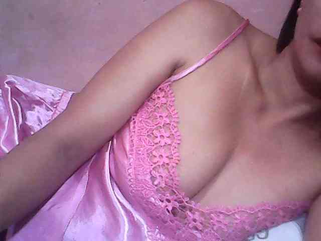 Yummyasian22 webcam