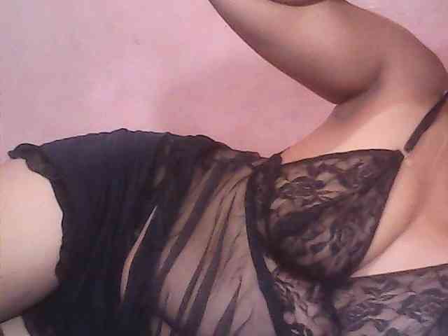 Yummyasian22 webcam