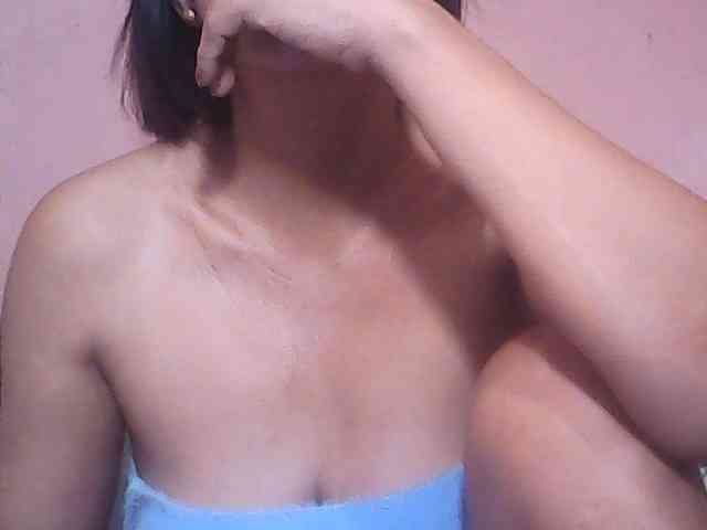 Yummyasian22 webcam