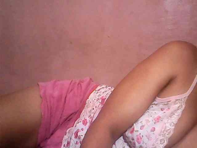 Yummyasian22 webcam