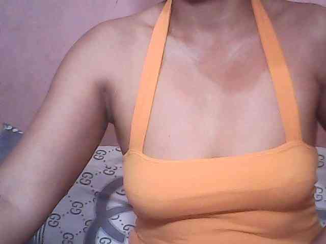 Yummyasian22 webcam