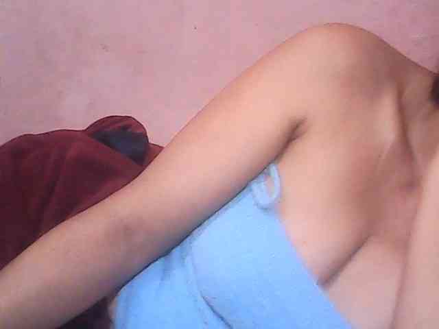 Yummyasian22 webcam
