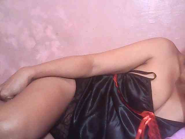 Yummyasian22 webcam
