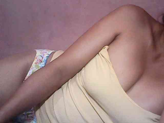 Yummyasian22 webcam
