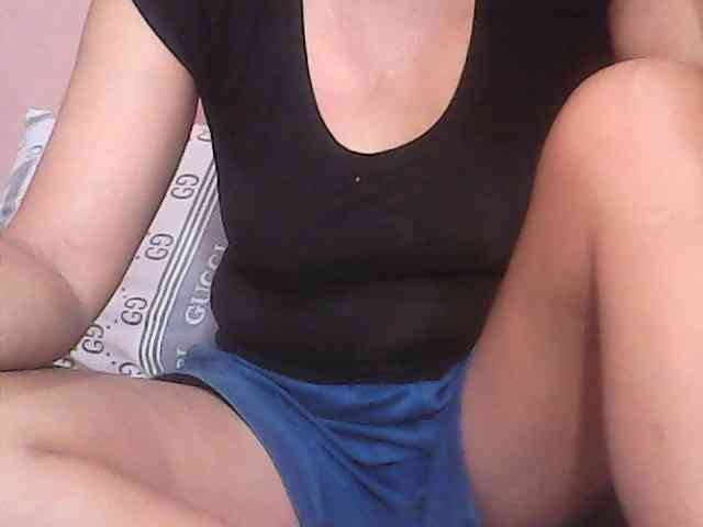 Yummyasian22 webcam