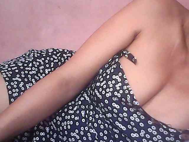 Yummyasian22 webcam
