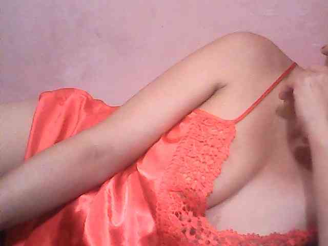 Yummyasian22 webcam