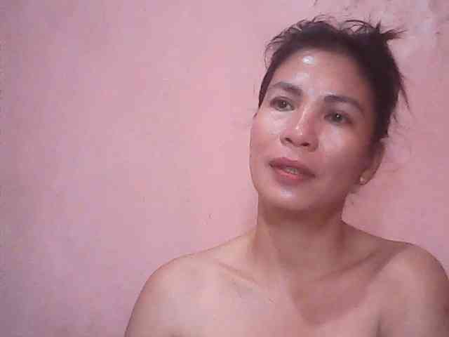Yummyasian22 webcam