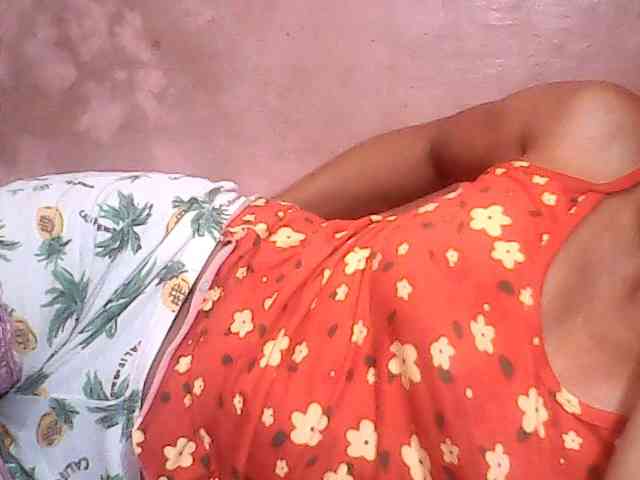 Yummyasian22 webcam