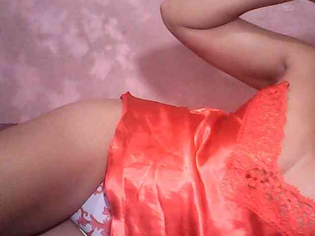 Yummyasian22 webcam