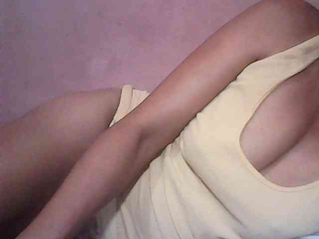 Yummyasian22 webcam