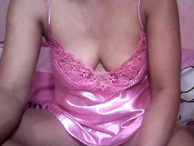 Yummyasian22 webcam
