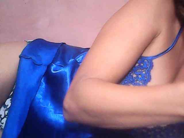 Yummyasian22 webcam