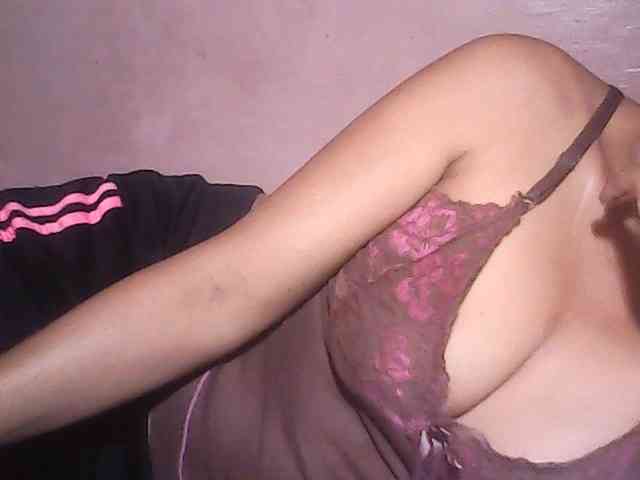 Yummyasian22 webcam