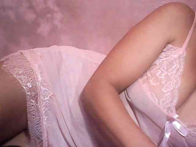 Yummyasian22 webcam