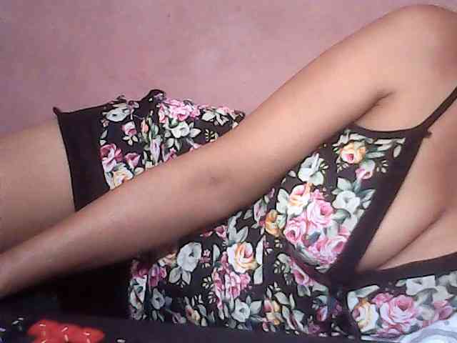 Yummyasian22 webcam