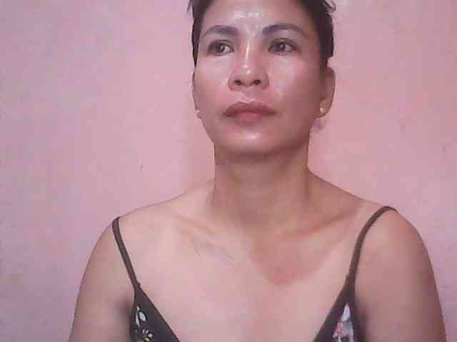 Yummyasian22 webcam