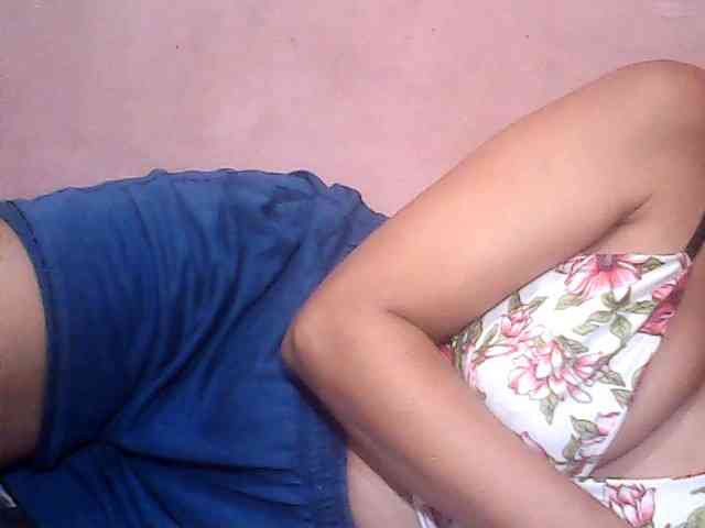 Yummyasian22 webcam