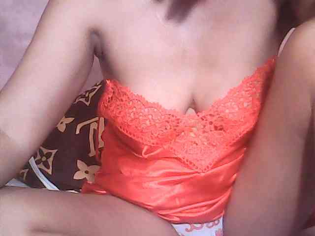 Yummyasian22 webcam